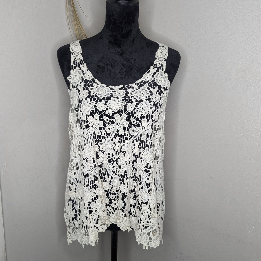 Elegant White Lace Women's Top